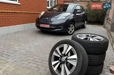 Хетчбек Nissan Leaf 2013 в Вінниці