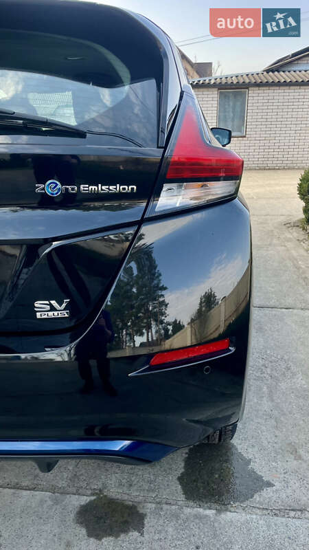 Хэтчбек Nissan Leaf 2020 в Киеве