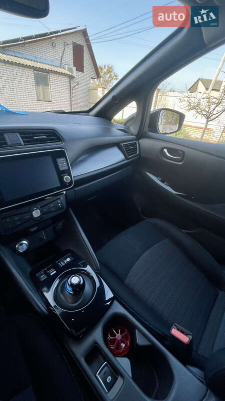 Хэтчбек Nissan Leaf 2020 в Киеве