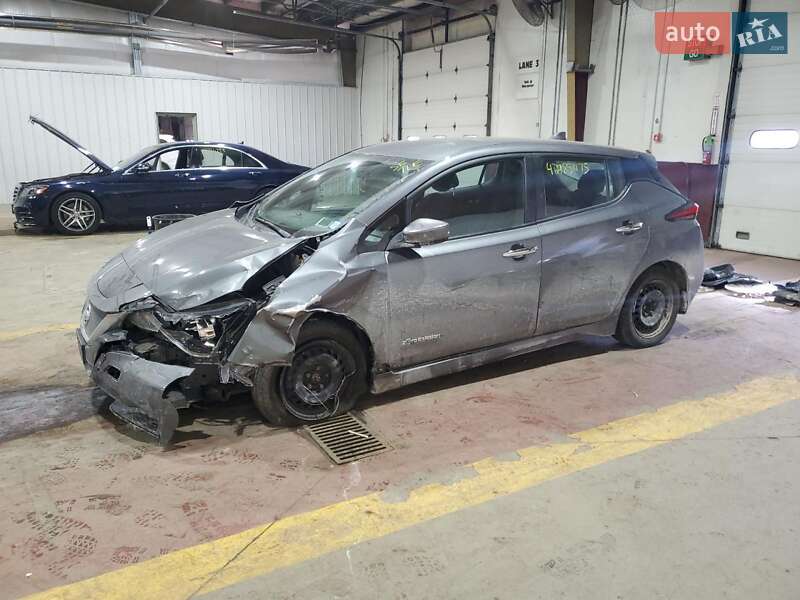 Хэтчбек Nissan Leaf 2018 в Черкассах