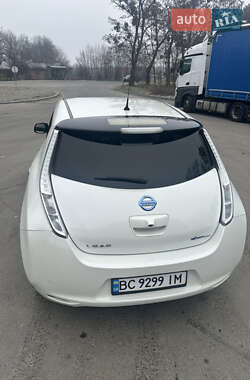 Хэтчбек Nissan Leaf 2017 в 