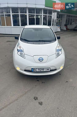 Хэтчбек Nissan Leaf 2017 в 