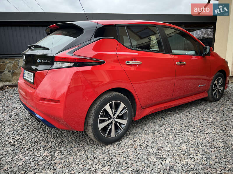 Хетчбек Nissan Leaf 2018 в Мостиській
