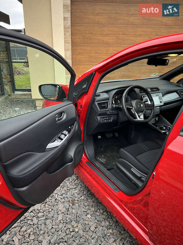 Хетчбек Nissan Leaf 2018 в Мостиській