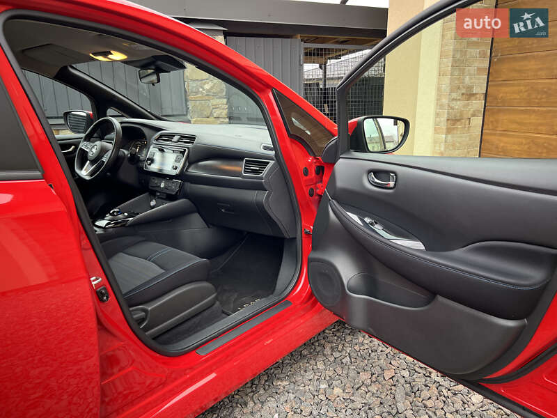 Хетчбек Nissan Leaf 2018 в Мостиській