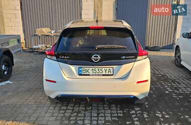 Хэтчбек Nissan Leaf 2018 в Ужгороде