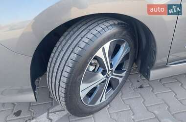 Хэтчбек Nissan Leaf 2020 в 