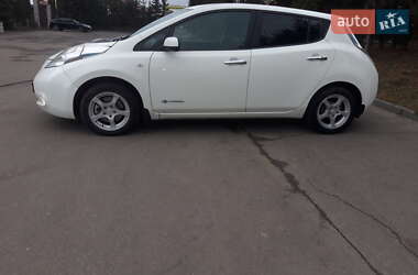 Хэтчбек Nissan Leaf 2016 в 