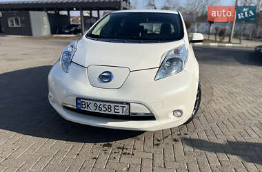 Хетчбек Nissan Leaf 2014 в Рівному