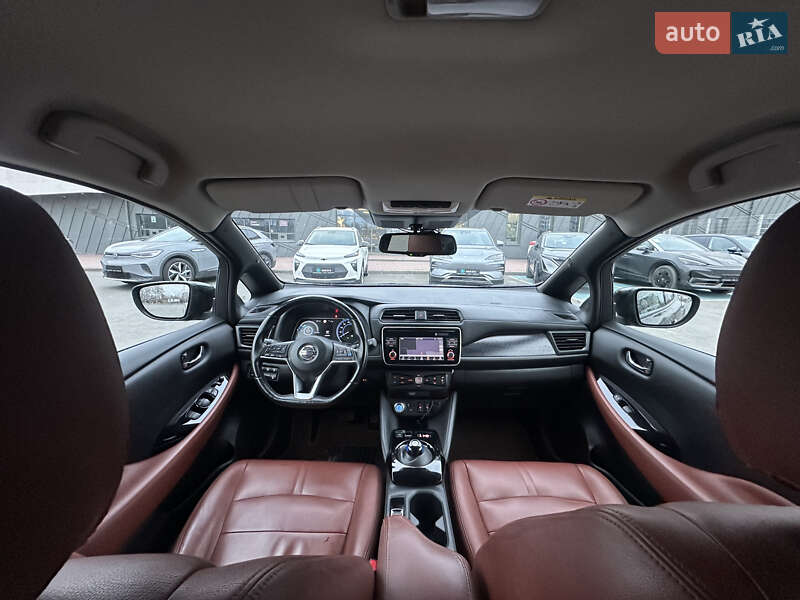 Хэтчбек Nissan Leaf 2018 в Львове