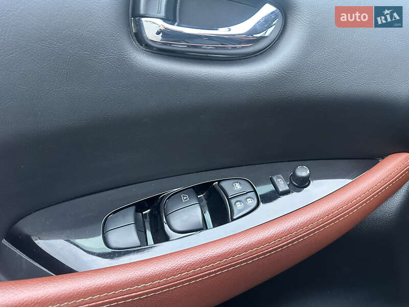 Хэтчбек Nissan Leaf 2018 в Львове