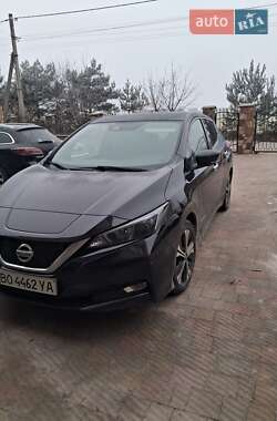 Хэтчбек Nissan Leaf 2018 в 
