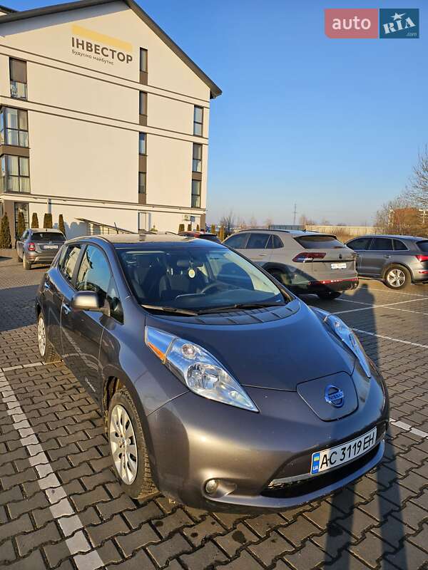 Хетчбек Nissan Leaf 2016 в Луцьку