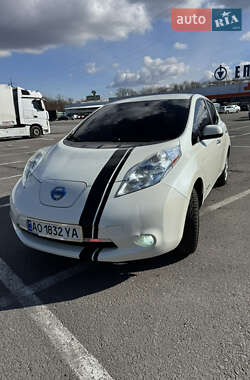 Хэтчбек Nissan Leaf 2011 в Ужгороде