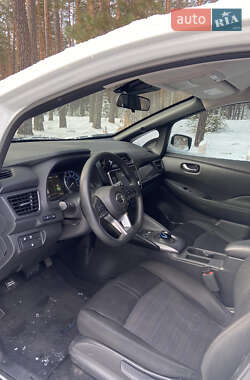 Хэтчбек Nissan Leaf 2022 в 