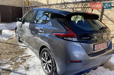 Хэтчбек Nissan Leaf 2021 в Киеве