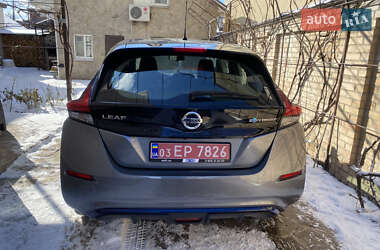 Хэтчбек Nissan Leaf 2021 в Киеве