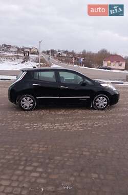 Хетчбек Nissan Leaf 2015 в 