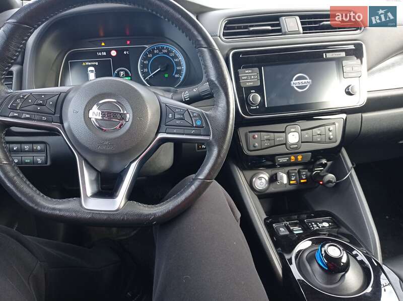 Хетчбек Nissan Leaf 2018 в Дніпрі