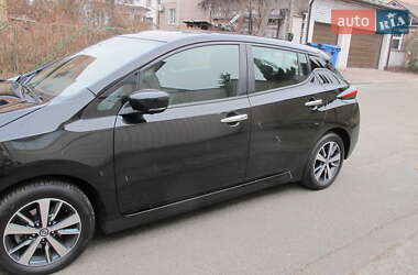 Хэтчбек Nissan Leaf 2021 в Киеве