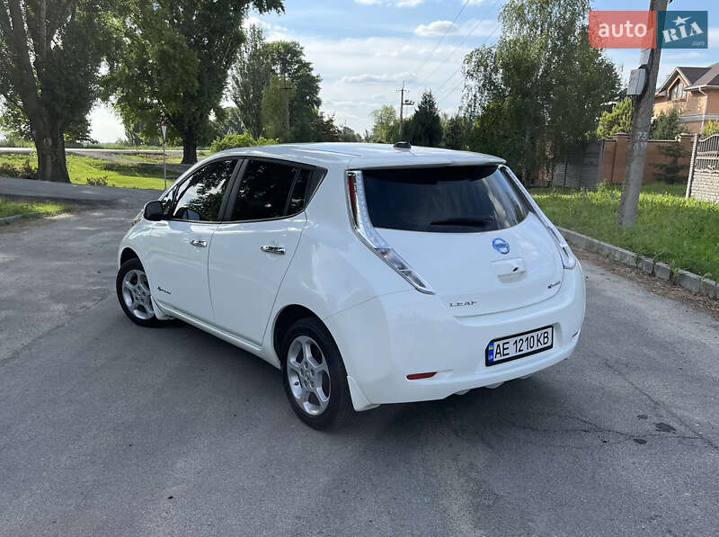 Хэтчбек Nissan Leaf 2014 в Днепре