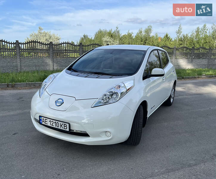 Хэтчбек Nissan Leaf 2014 в Днепре