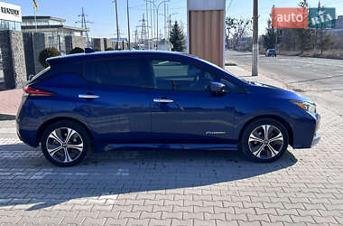Хэтчбек Nissan Leaf 2019 в 