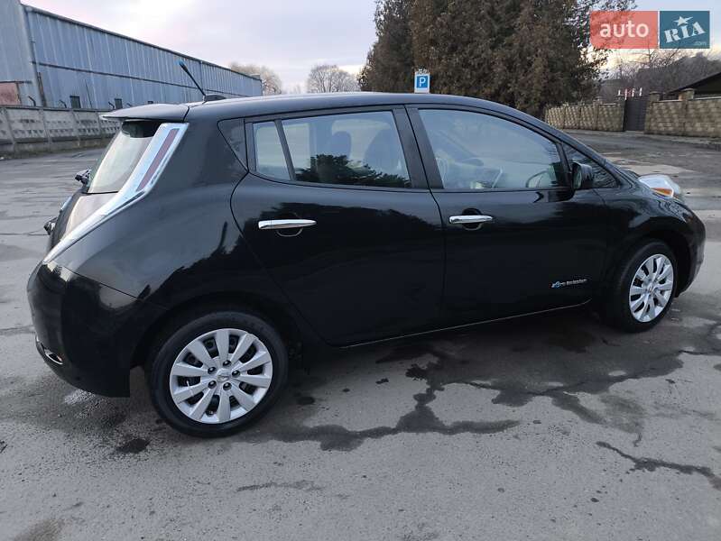 Хэтчбек Nissan Leaf 2013 в Луцке