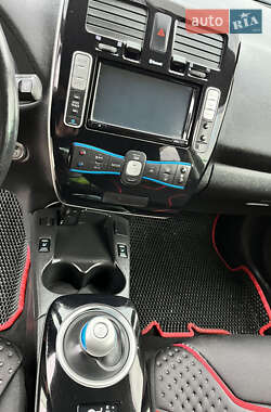 Хетчбек Nissan Leaf 2016 в 