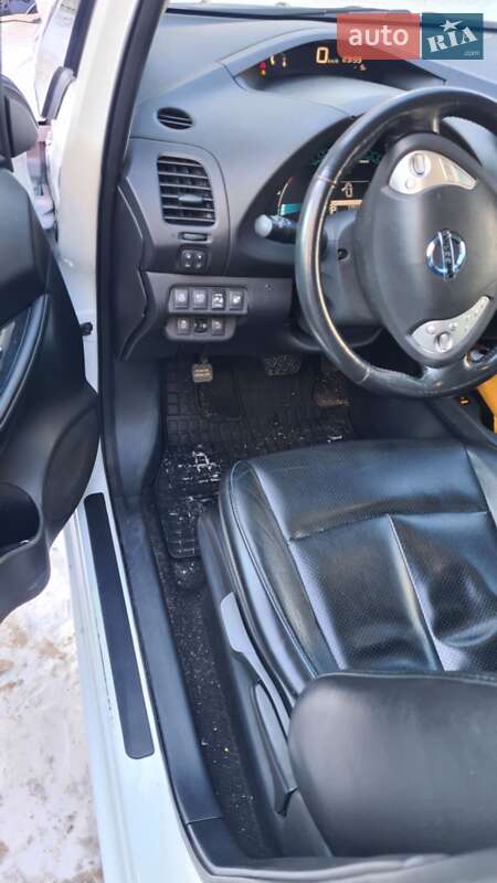 Хетчбек Nissan Leaf 2015 в Києві фото 13 Хетчбек Nissan Leaf 2015 в Києві