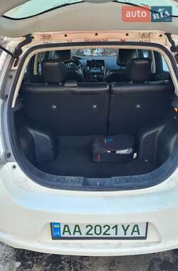 Хэтчбек Nissan Leaf 2015 в 