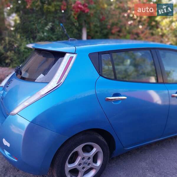 Хэтчбек Nissan Leaf 2012 в Киеве фото 3 Хэтчбек Nissan Leaf 2012 в Киеве