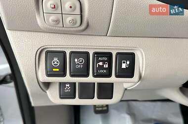 Хэтчбек Nissan Leaf 2015 в 