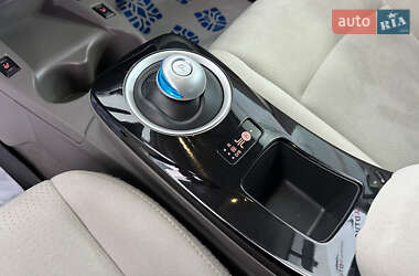 Хэтчбек Nissan Leaf 2015 в 