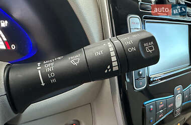 Хэтчбек Nissan Leaf 2015 в 