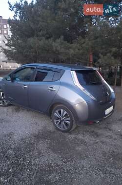 Хэтчбек Nissan Leaf 2014 в 