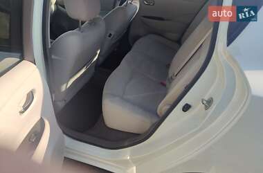 Хетчбек Nissan Leaf 2012 в 