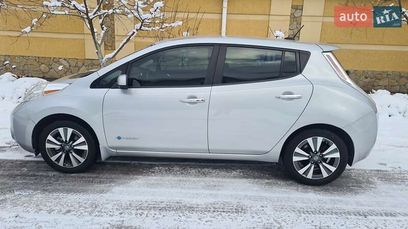 Хэтчбек Nissan Leaf 2016 в Хмельницком