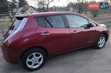 Хэтчбек Nissan Leaf 2014 в 