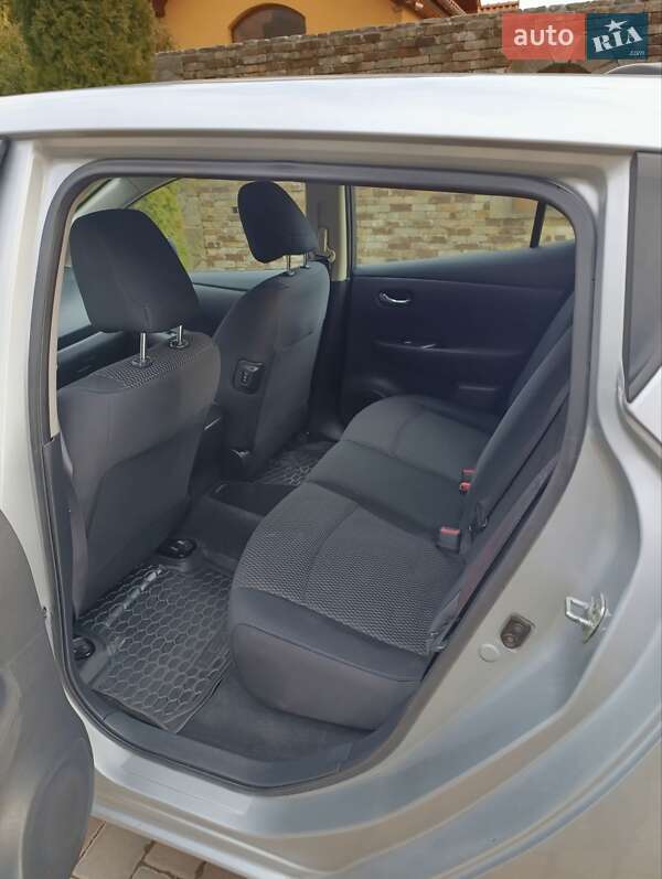 Хэтчбек Nissan Leaf 2014 в Ужгороде