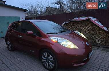 Хэтчбек Nissan Leaf 2013 в 