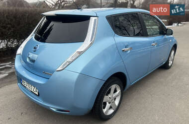 Хетчбек Nissan Leaf 2014 в Дніпрі