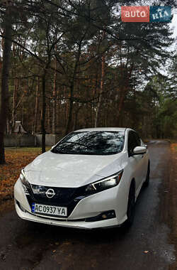 Хэтчбек Nissan Leaf 2023 в 
