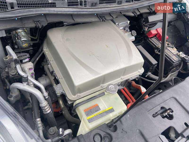 Хетчбек Nissan Leaf 2016 в Чернігові фото 11 Хетчбек Nissan Leaf 2016 в Чернігові
