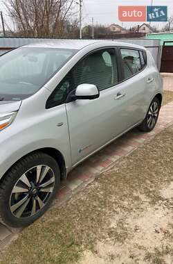 Хэтчбек Nissan Leaf 2016 в Чернигове
