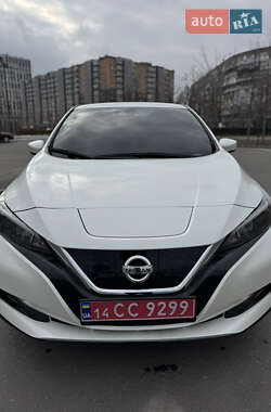 Хетчбек Nissan Leaf 2021 в 