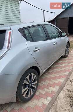 Хэтчбек Nissan Leaf 2016 в Чернигове