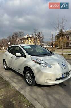 Хетчбек Nissan Leaf 2014 в Дніпрі