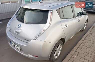 Хетчбек Nissan Leaf 2014 в 