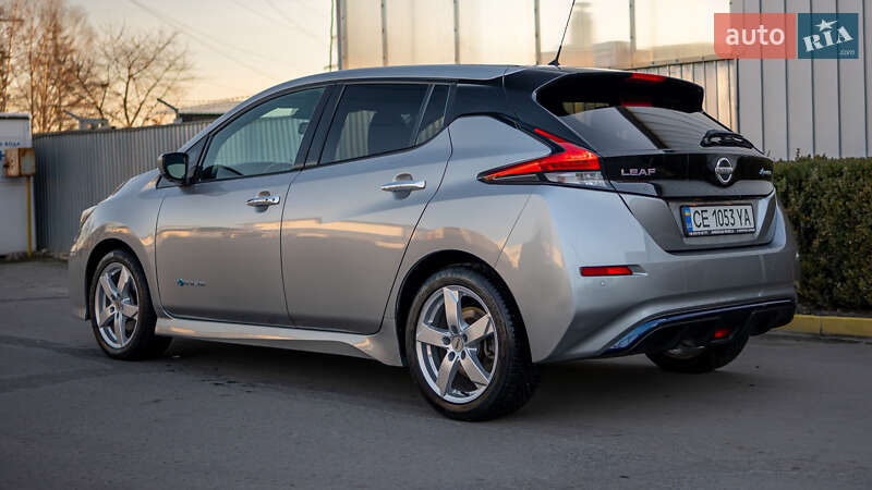 Хетчбек Nissan Leaf 2019 в Чернівцях